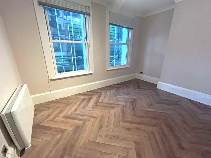 2 Bedroom Apartment To Rent In West Street, Brighton, BN1
