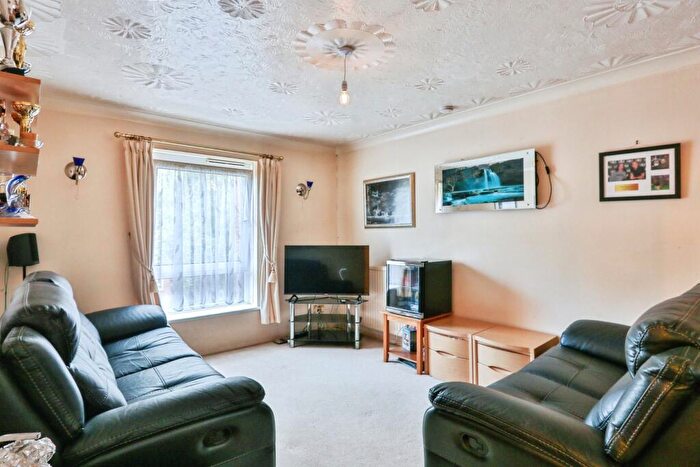 2 Bedroom Flat For Sale In Hasler Road, Poole, Dorset, BH17