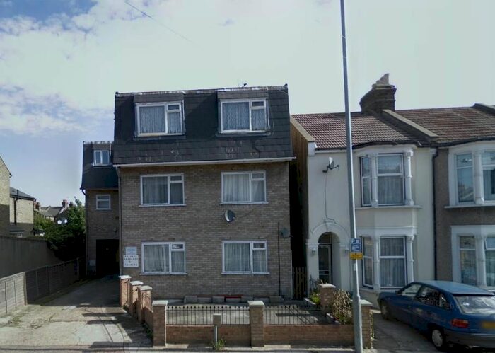 2 Bedroom Flat To Rent In Nags Head Road, Ponders End, Enfield, EN3