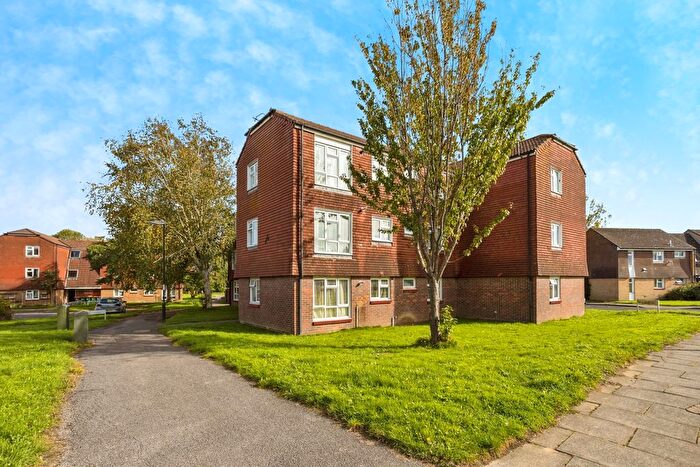 1 Bedroom Flat For Sale In Padstow Walk, Crawley, West Sussex, RH11