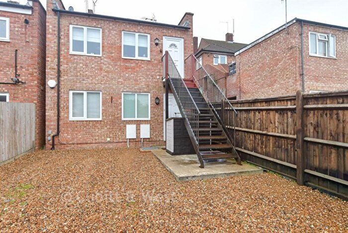 1 Bedroom Ground Maisonette For Sale In Dovers Green Road, Reigate, Surrey, RH2