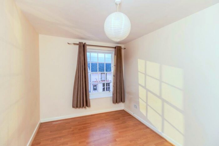 1 Bedroom Flat To Rent In High Street, Dunmow, CM6