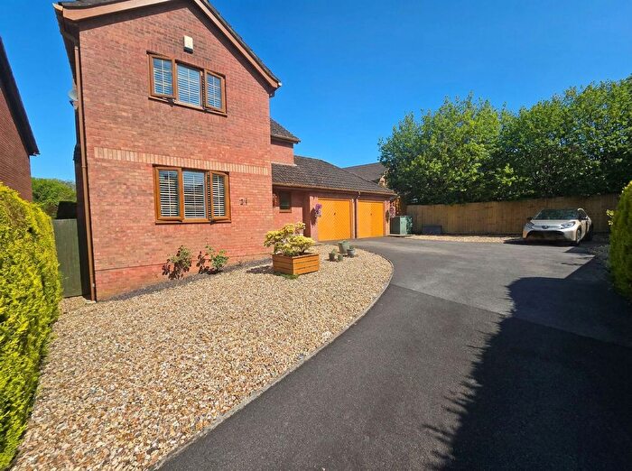 4 Bedroom Detached House For Sale In Llys Briallen, Brackla, CF31
