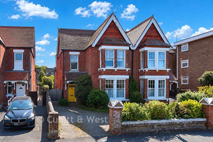 5 Bedroom Semi-Detached House For Sale In Beach Road, Littlehampton, West Sussex, BN17