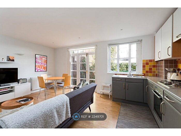 1 Bedroom Flat To Rent In Langley Lane, London, SW8