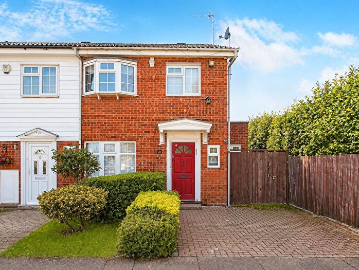 3 Bedroom End Terrace House For Sale In Whitehouse Avenue, Borehamwood, WD6