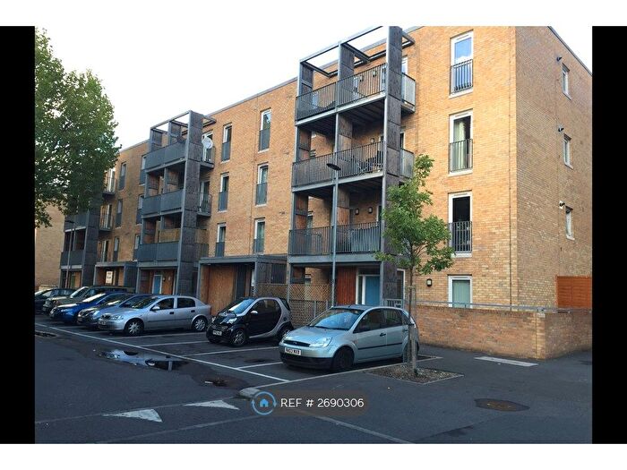1 Bedroom Flat To Rent In Hyle House, London, E12