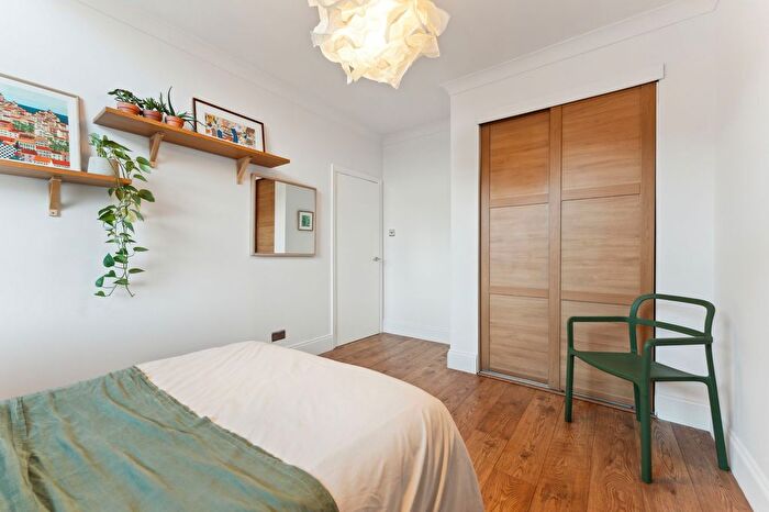 2 Bedroom Flat For Sale In Clarendon Place, Flat S/, St George's Cross, Glasgow, G20