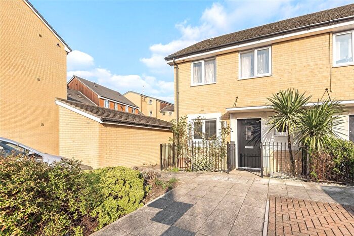 3 Bedroom End Of Terrace House To Rent In St. Agnes Way, Reading, Berkshire, RG2