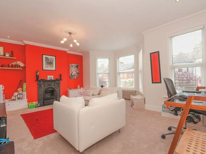 2 Bedroom Flat To Rent In Victoria Road, London, N22