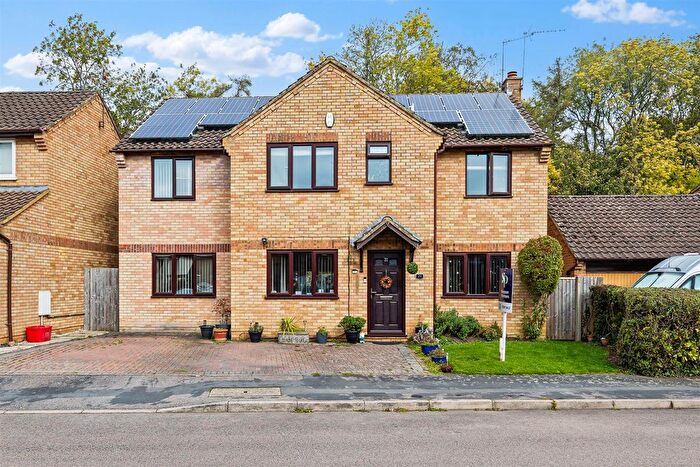 5 Bedroom Detached House For Sale In Larkwood Close, Kettering, NN16