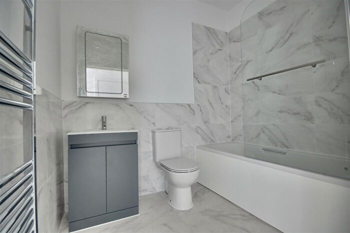 2 Bedroom Flat For Sale In Mumby Road, Gosport, PO12