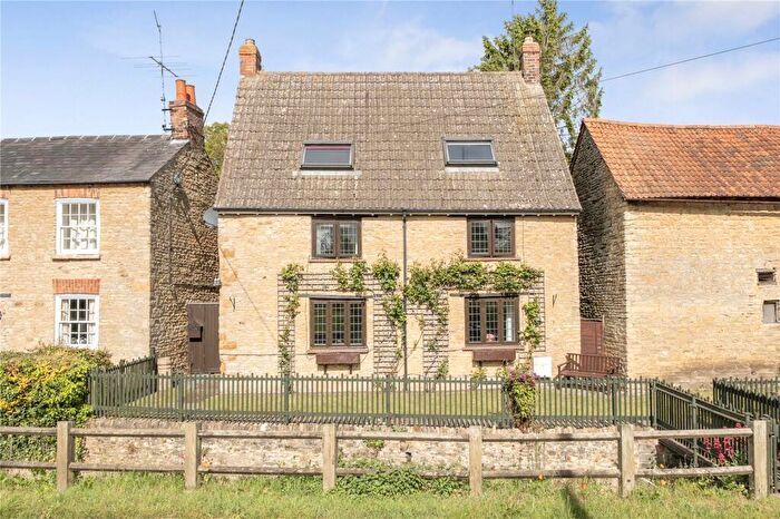 4 Bedroom Detached House For Sale In Chase Park Road, Yardley Hastings, Northampton, Northamptonshire, NN7