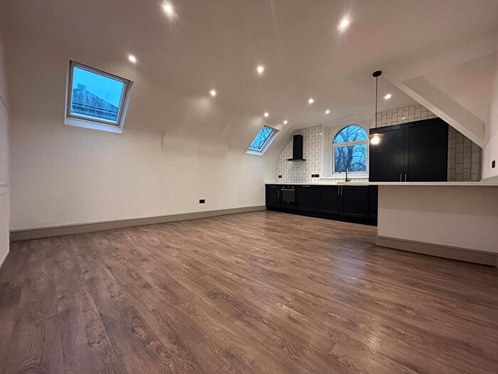 2 Bedroom Apartment To Rent In Ullet Road, L8