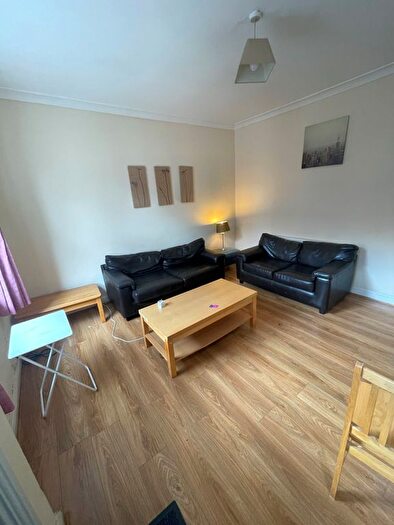 2 Bedroom Terraced House To Rent In Kelsall Grove, Hyde Park, Leeds, LS6
