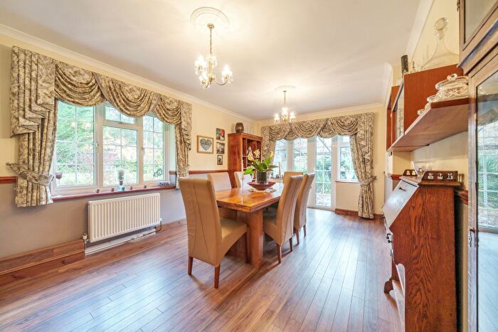 2 Bedroom Detached Bungalow For Sale In Hollywater Road, Hollywater, GU35