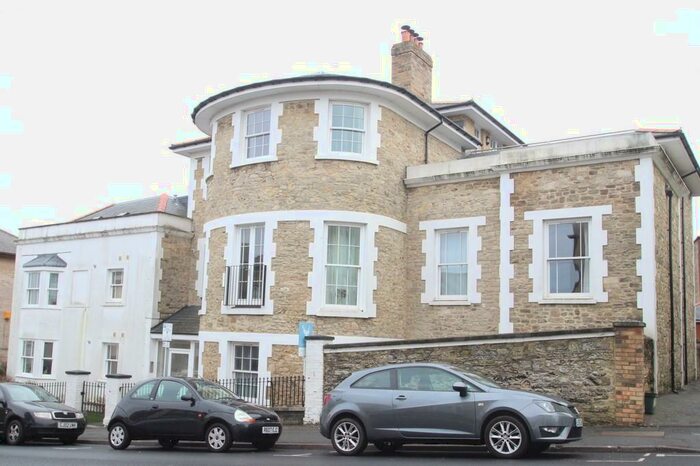 2 Bedroom Apartment To Rent In George Street, Ryde, PO33