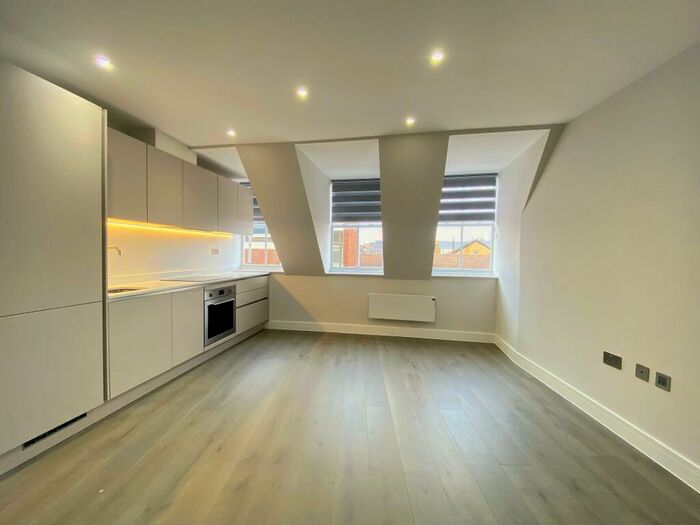 1 Bedroom Penthouse To Rent In Moulsham Street, Chelmsford, CM2
