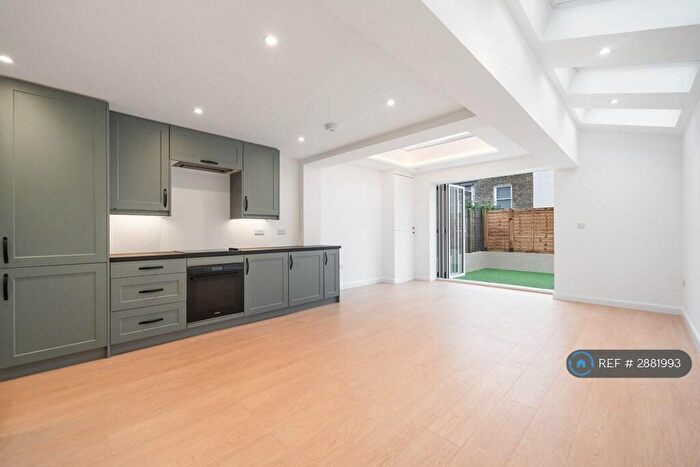 2 Bedroom Flat To Rent In Douglas Road, London, NW6