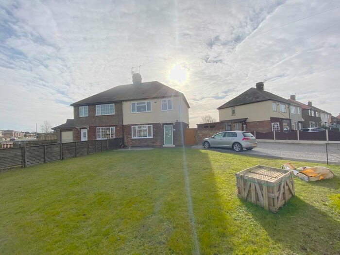 3 Bedroom Semi-Detached House For Sale In Dempster Avenue, Goole, DN14
