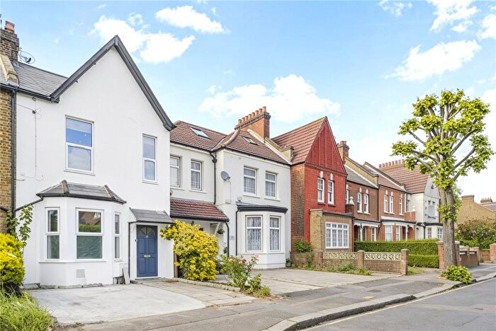 3 Bedroom Flat For Sale In Northcote Road, Walthamstow, E17