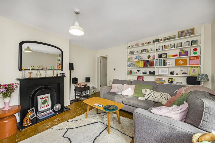 2 Bedroom Flat For Sale In Haroldstone Road, London, E17