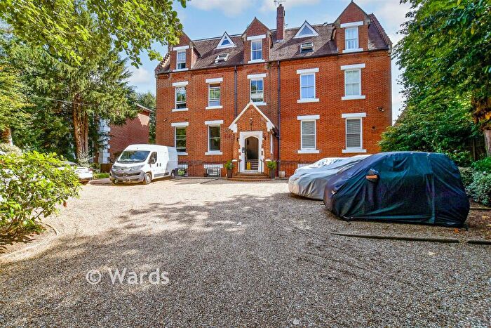 2 Bedroom Apartment For Sale In New Dover Road, Canterbury, Kent, CT1
