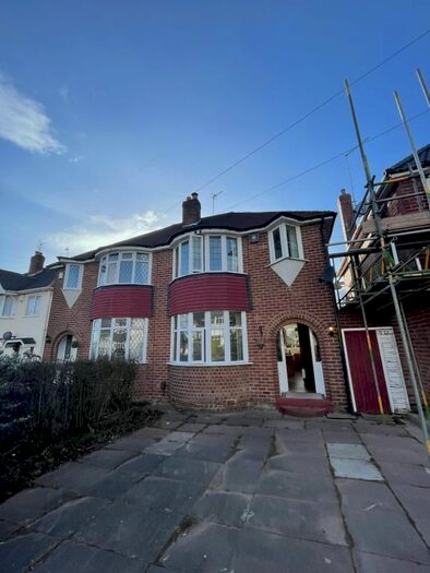 3 Bedroom Semi-Detached House To Rent In White Road, Quinton, Birmingham, B32