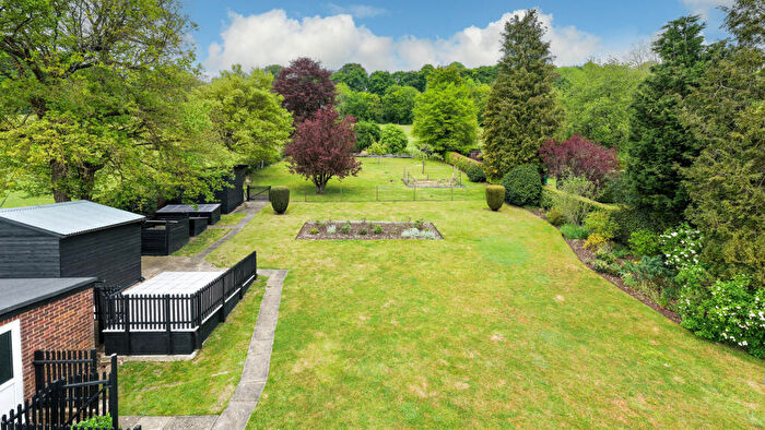 3 Bedroom Bungalow To Rent In Pednor Road, Chesham, HP5