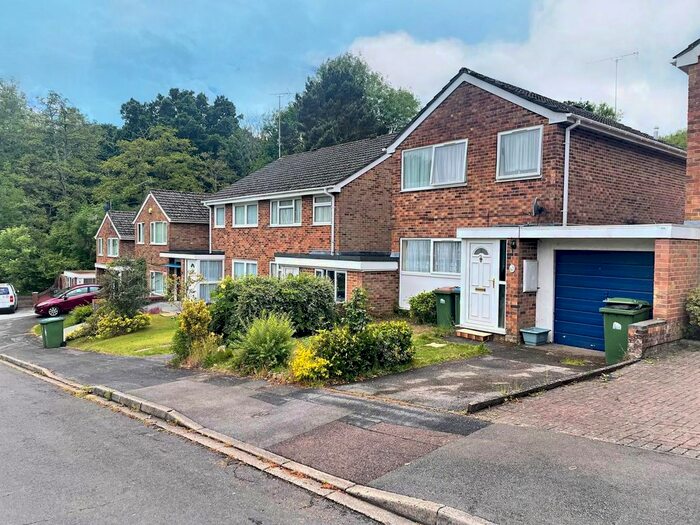 3 Bedroom Link Detached House To Rent In Turnstone Gardens, Southampton, SO16