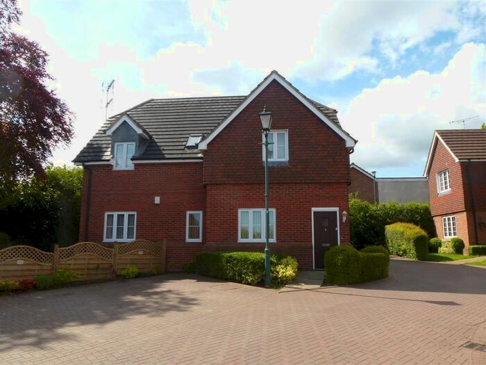 2 Bedroom Flat To Rent In Brickyard Close, Balsall Common, Coventry CV7