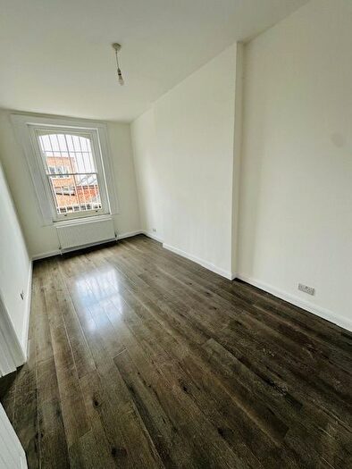 3 Bedroom Flat To Rent In High Street, London, NW10
