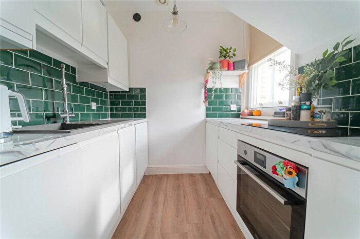 2 Bedroom Apartment To Rent In Oxford Court, Oxford Road, Colchester, Essex, CO3