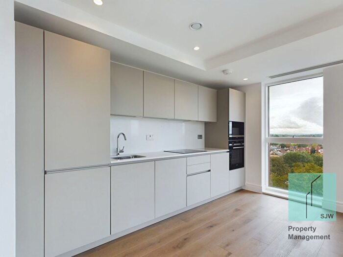 2 Bedroom Flat To Rent In Chiswick High Road, Empire House, W4