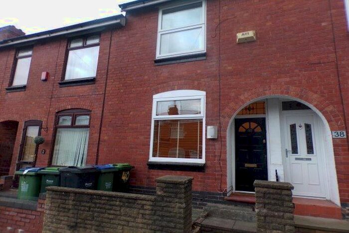 2 Bedroom Property To Rent In Oakwood Road, Smethwick, B67