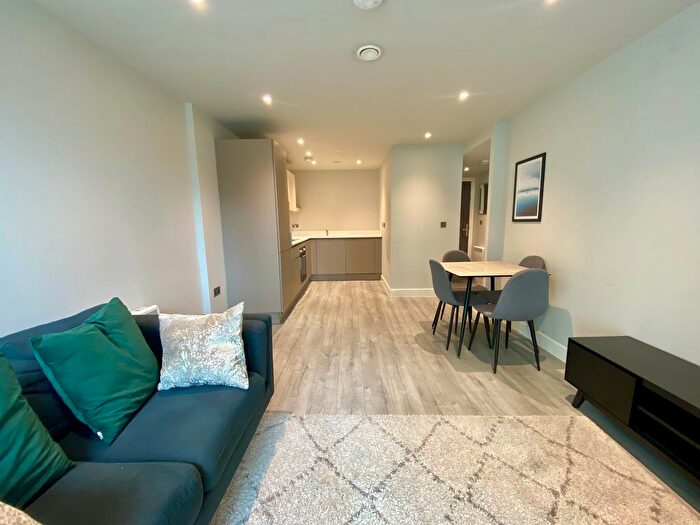 1 Bedroom Flat For Sale In St Martins Place, Birmingham, B15