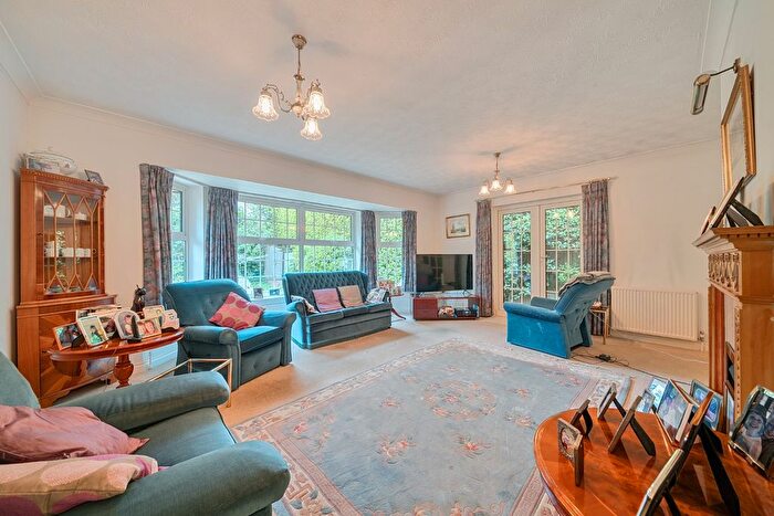 3 Bedroom Bungalow For Sale In Kimbers Drive, Burnham, Buckinghamshire, SL1