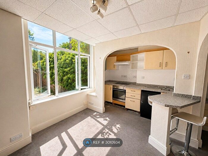 Studio To Rent In Bath Road, Swindon, SN1