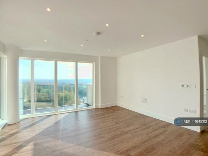 2 Bedroom Flat To Rent In Larkin House, London, SE3