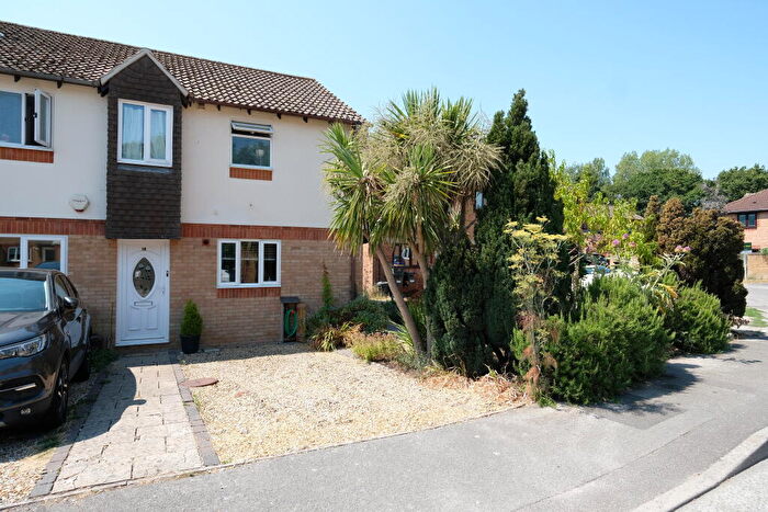 2 Bedroom End Of Terrace House For Sale In Tides Way, Marchwood, Southampton, SO40