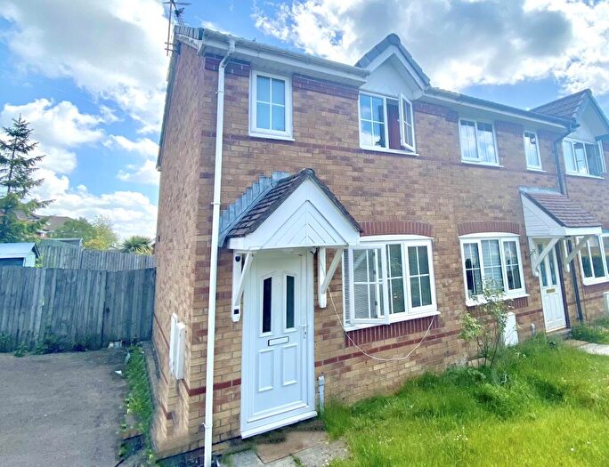 2 Bedroom End Of Terrace House To Rent In Meadow Way, Castle View, CF83