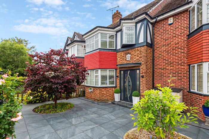 4 Bedroom End Of Terrace House To Rent In Fanshawe Road, Ham, Richmond, TW10