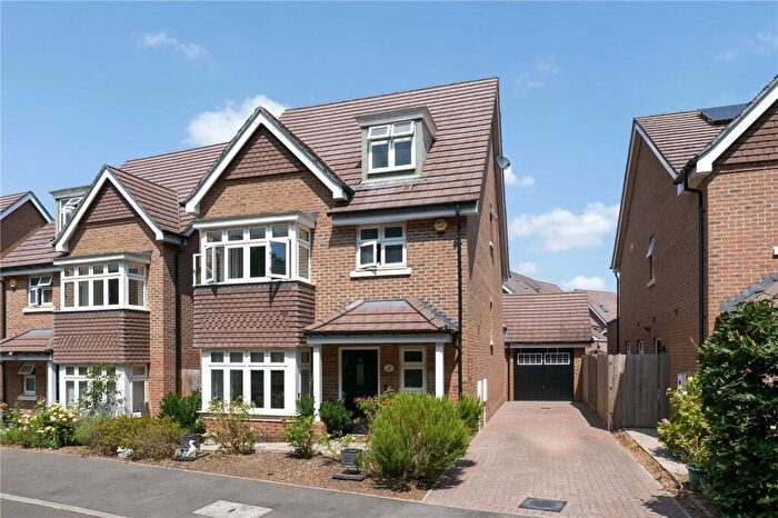 4 Bedroom Detached House For Sale In Blackstone Way, Earley, Reading, Berkshire, RG6