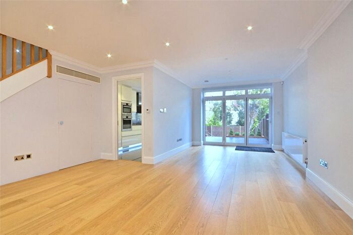 4 Bedroom Flat To Rent In Denning Road, Hampstead, London, NW3