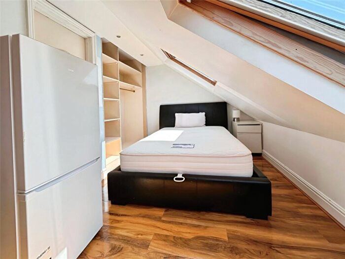 1 Bedroom Semi-Detached House To Rent In Rosehill Avenue, Sutton, SM1