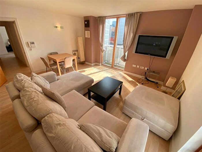 2 Bedroom Apartment To Rent In The Bridge, Dearmans Place, Manchester City Centre, Greater Manchester, M3