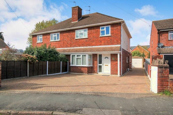 3 Bedroom Semi-Detached House To Rent In Blakefield Gardens, Worcester, WR2