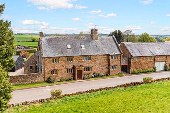 5 Bedroom Detached House For Sale In Warkworth, Banbury, Oxfordshire/Northants, OX17