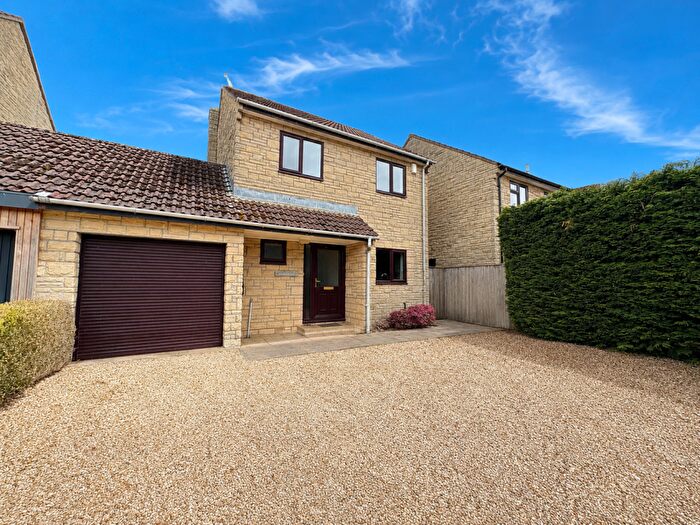 4 Bedroom Link Detached House For Sale In Hibbs Close, Marshfield, South Glos, SN14