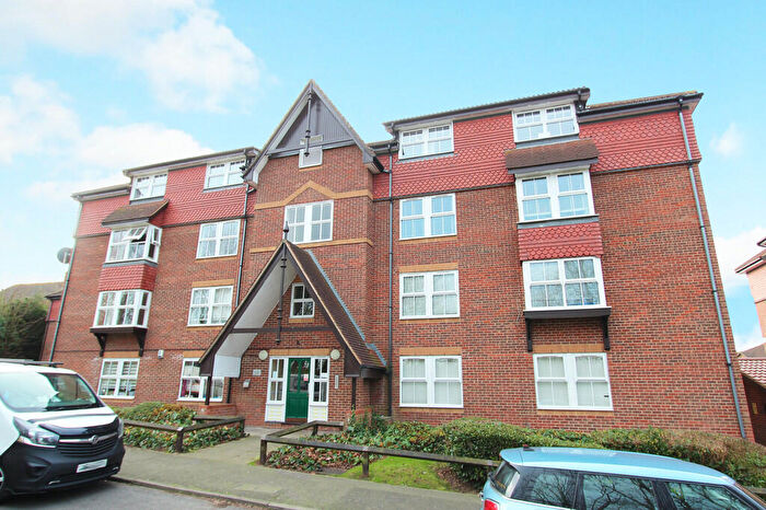 2 Bedroom Apartment For Sale In Wardour Court, Bow Arrow Lane, DA2